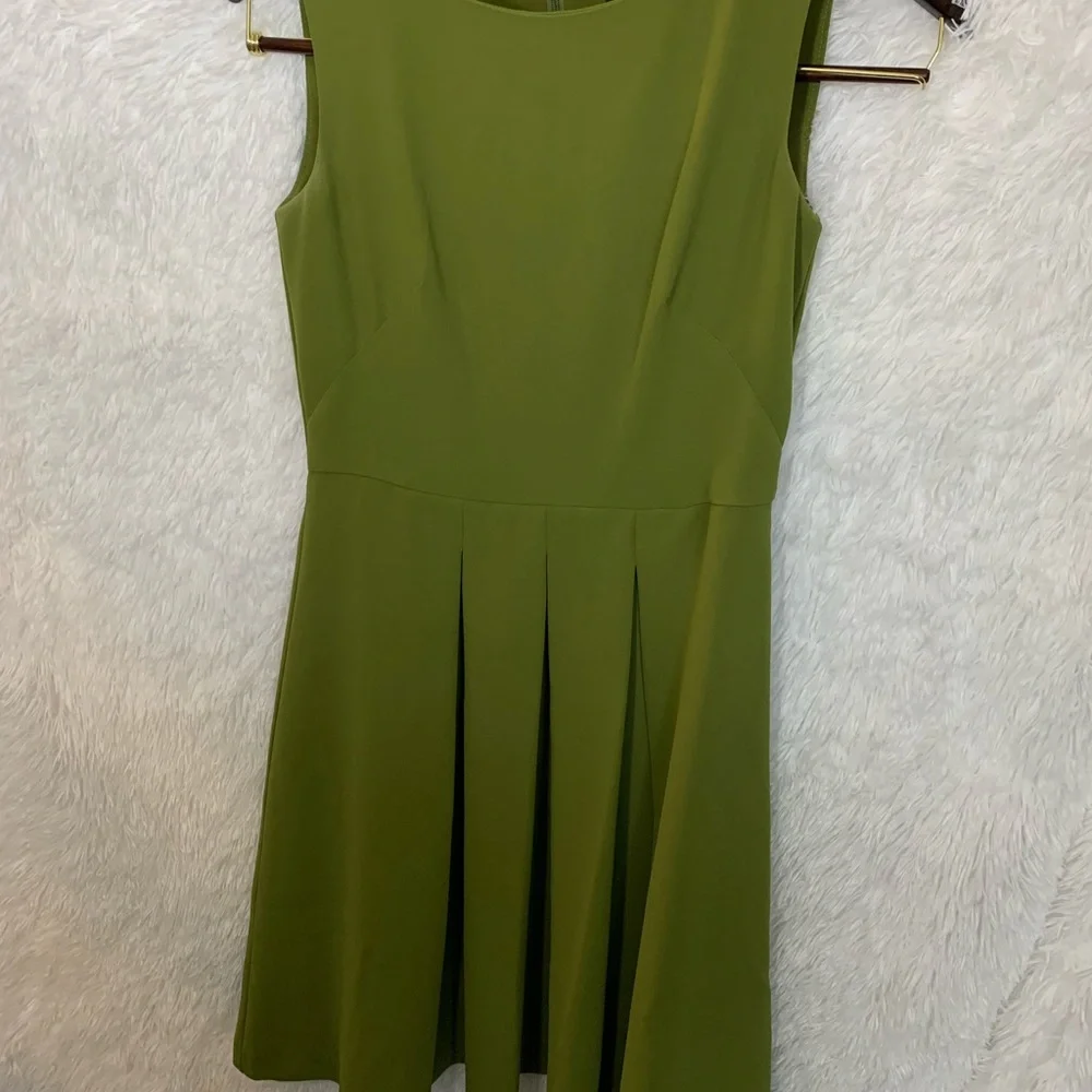 Ann Taylor Dress Womens Size 0 Green Sleeveless ￼￼￼ Pleated ￼Sheath Lined Dress - Picture 2 of 8